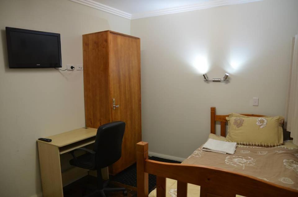 Cooper Lodge Hotel Sidney Quarto foto